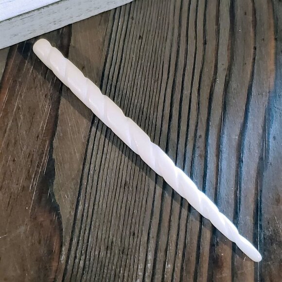 Handcrafted Avant Garde India Off White Carved Twisted Buffalo Bone Hair Stick - Picture 3 of 11